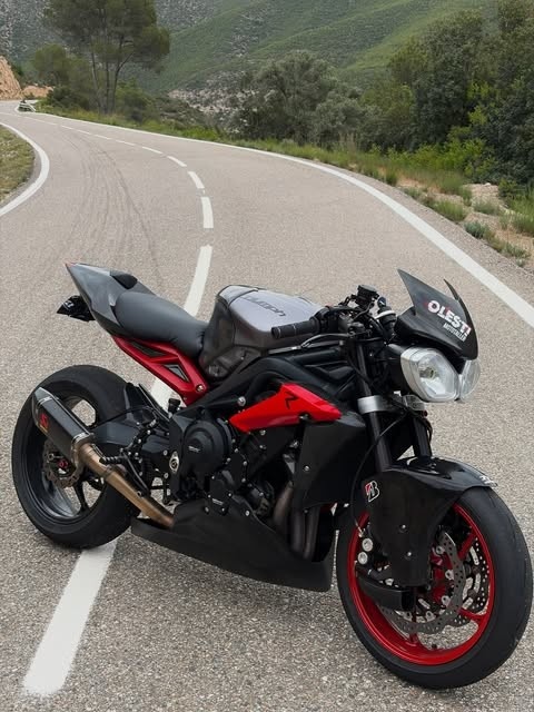 Motos